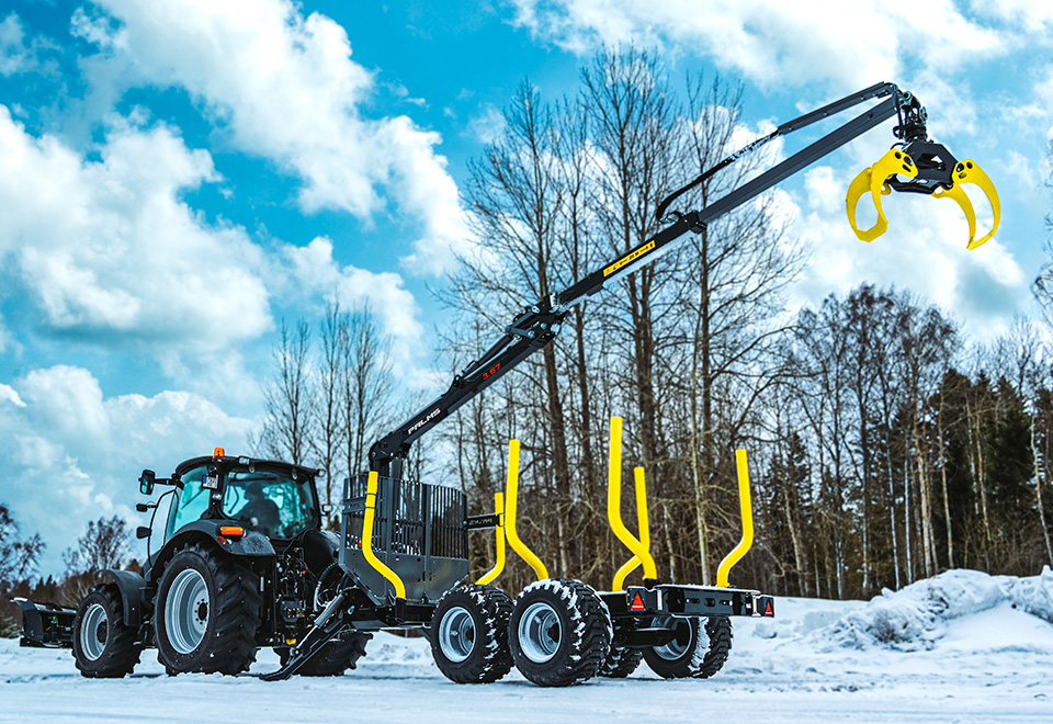Palms 3.67 grapple loader with a 9SC log trailer